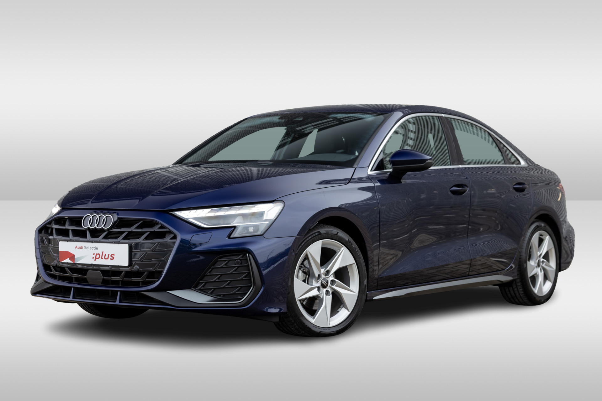 Audi A3 Limousine 30 TFSI S edition | AppleCarplay | Cruisecontrol | Optiek Zwart | Climate Control |