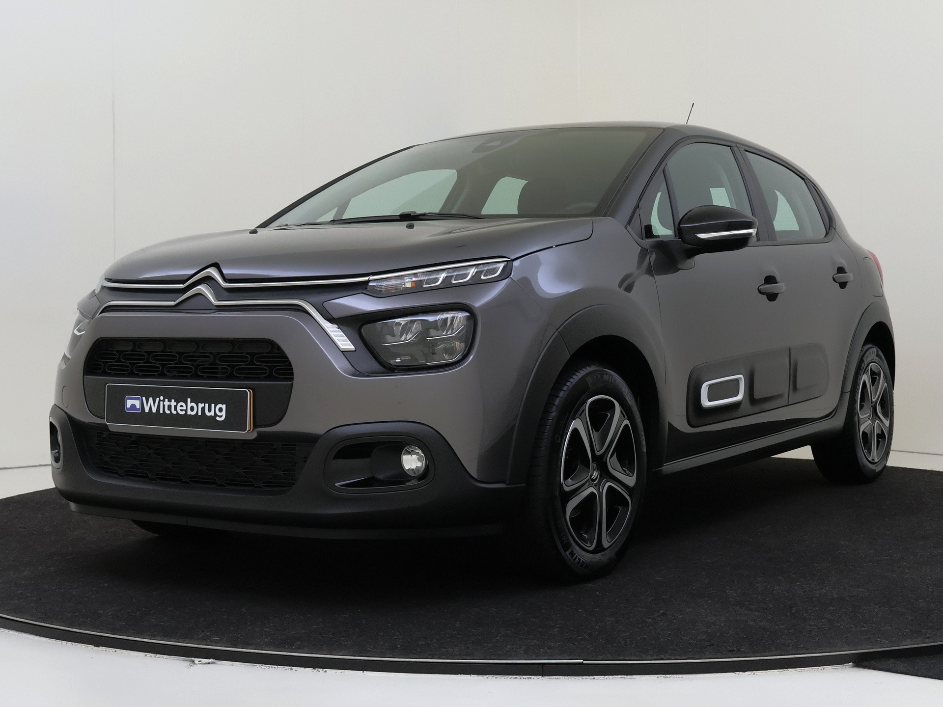 Citroën C3 1.2 PureTech Plus | Cruise control | Automatisch dimmende binnenspiegel | Centrale deurvergrendeling met afstandsbediening