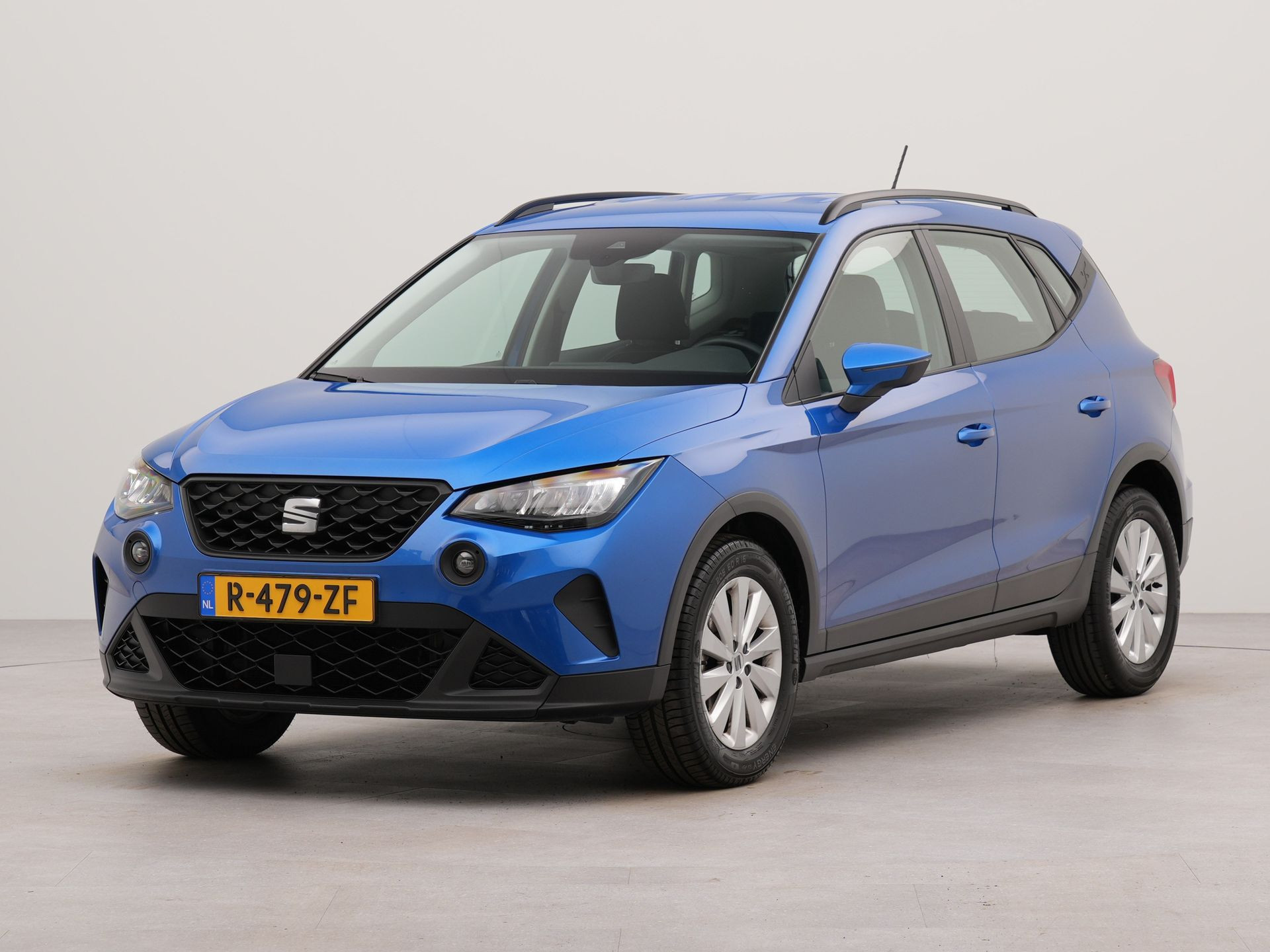 SEAT Arona 1.0 TSI Style | Apple Carplay | Connected services | Parkeersensoren achter | Cruise control | Bluetooth |