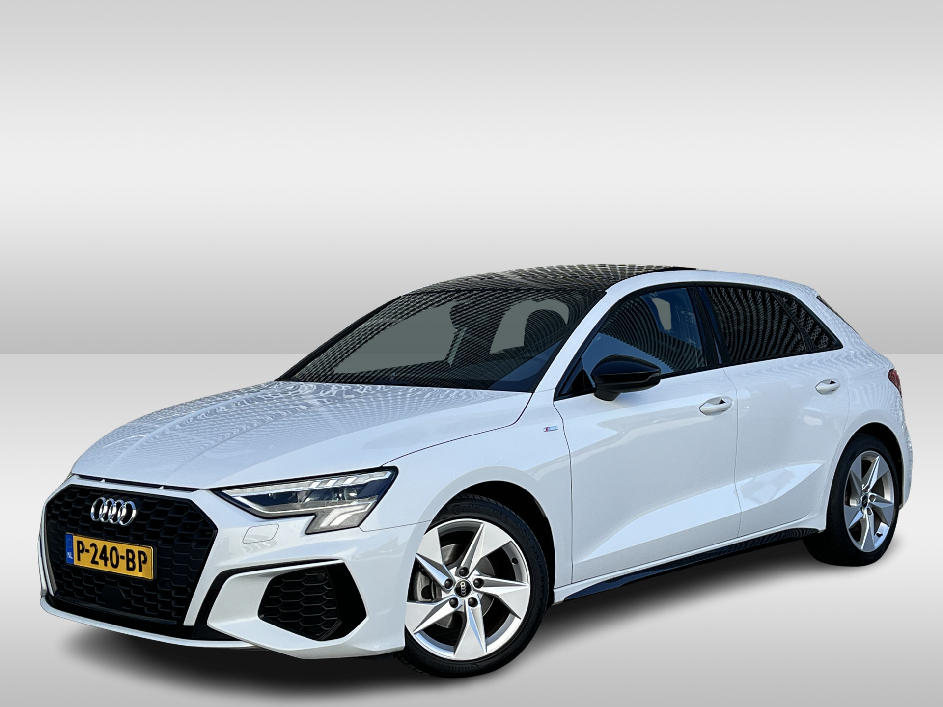 Audi A3 Sportback 30 TFSI S edition / Pano / Navigatie / LED / Parkeersensoren / Lichtmetaal 17 inch / Climate controle / **