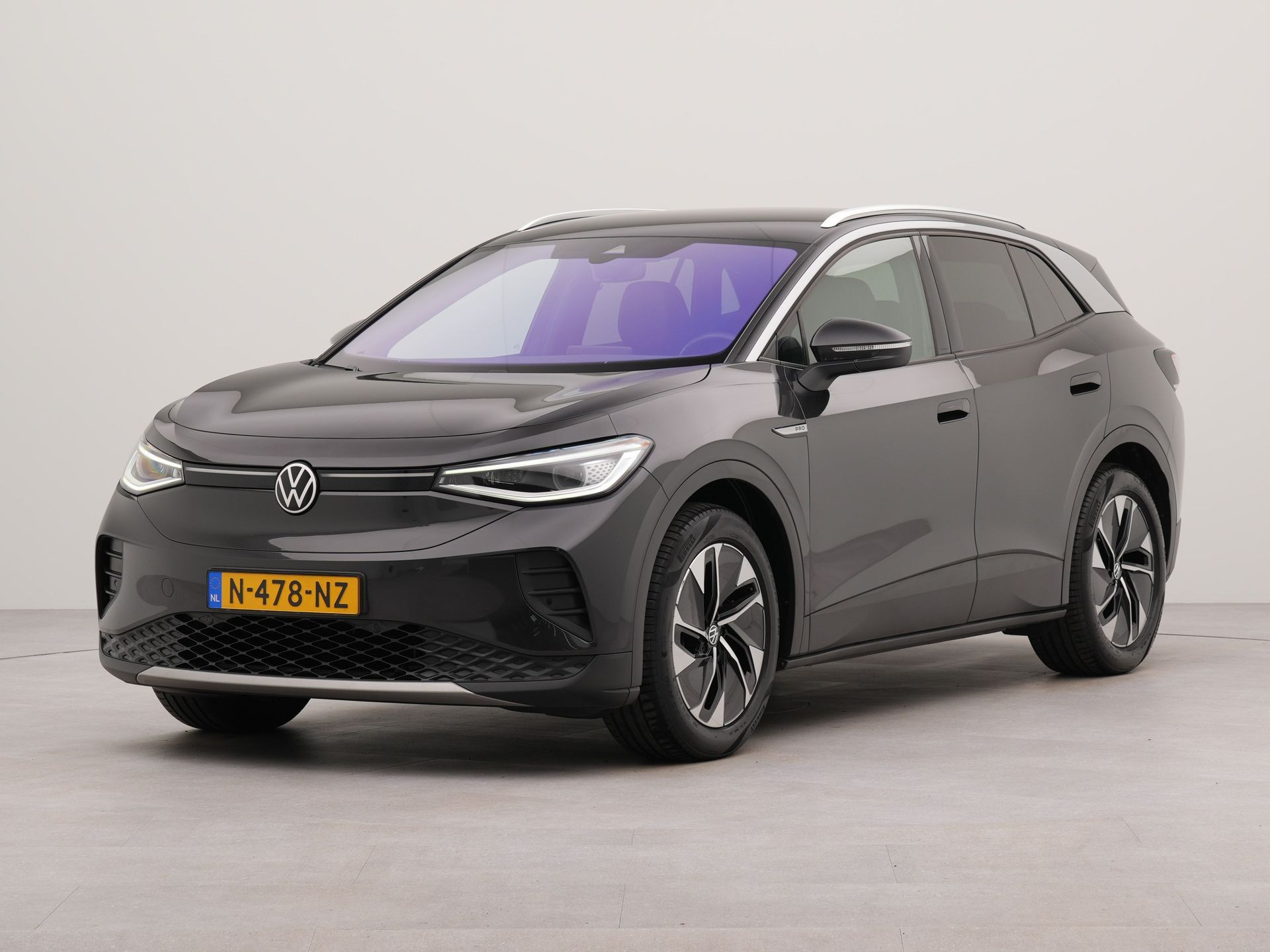 Volkswagen ID.4 Business 77 kWh | SoH 92,7 % | Apple Carplay | Navigatie | Voorstoelen verwarmd | Wifi | Achteruitrij camera | Parkeersensoren voor en achter | Spraakbediening |
