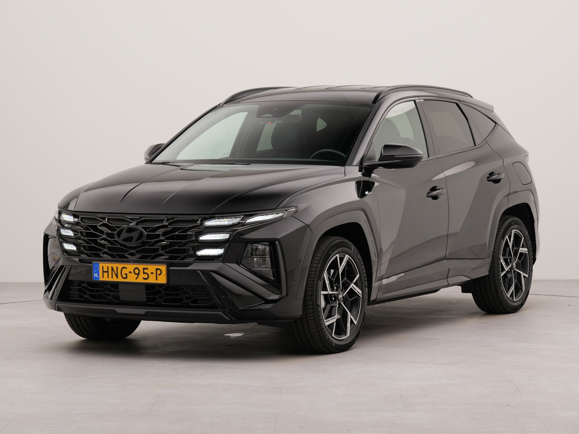 Hyundai Tucson 1.6 T-GDI PHEV N Line Edition | Apple carplay - Android auto | Dode hoek detectie | Warmtewerende voor-en achterruit | Navigatie | Achteruitrij camera | Parkeerensoren voor en achter | Botswaarschuwing | Cruise control |